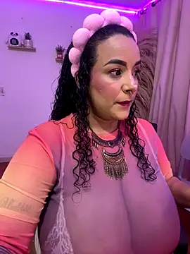 Snapshot of ariadna_cooper chatting on November 2025 04:50:01 AM ariadna cooper online show from November 2025 04:50:01 AM