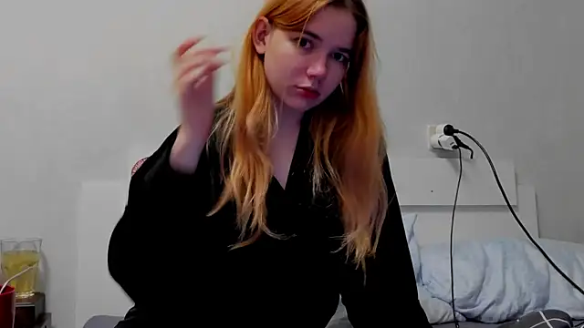 lia lovelly online show from September 2025 10:05:02 PM