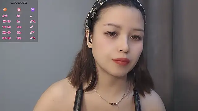 Lucky-xiuxiu online show from December 2025 01:54:02 PM