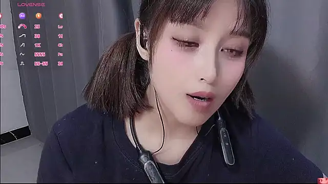 Lucky-xiuxiu online show from September 2025 02:56:02 PM