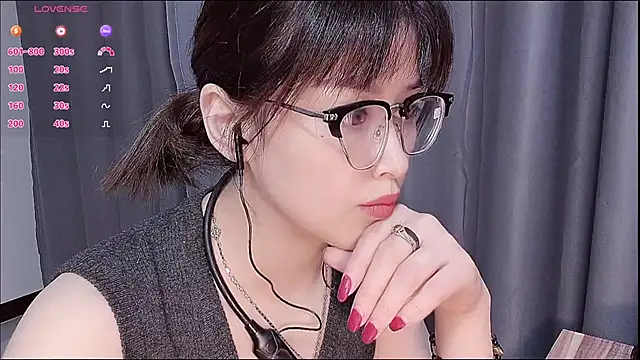 Lucky-xiuxiu online show from October 2025 03:23:01 PM