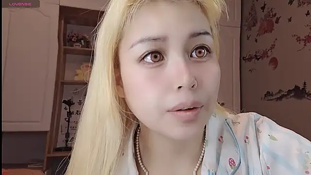 Lucky-xiuxiu online show from February 2025 03:42:01 AM