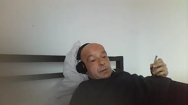 Snapshot of horndude187187 chatting on December 2024 12:46:02 PM horndude187187 online show from December 2024 12:46:02 PM