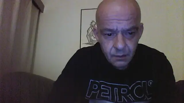 Snapshot of horndude187187 chatting on January 2025 09:51:02 PM horndude187187 online show from January 2025 09:51:02 PM