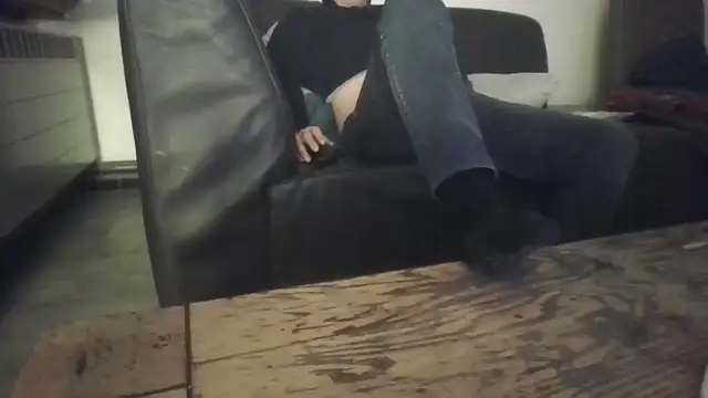 Snapshot of horndude187187 chatting on December 2025 08:14:02 PM horndude187187 online show from December 2025 08:14:02 PM