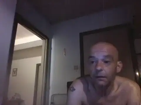 Snapshot of horndude187187 chatting on January 2025 01:23:02 AM horndude187187 online show from January 2025 01:23:02 AM