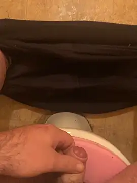 Snapshot of balint35 chatting on November 2025 05:38:01 PM balint35 online show from November 2025 05:38:01 PM