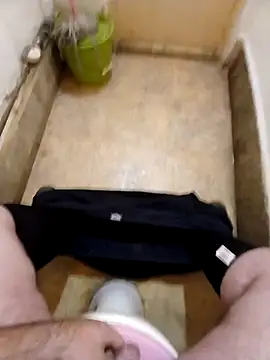 Snapshot of balint35 chatting on November 2025 07:18:01 PM balint35 online show from November 2025 07:18:01 PM