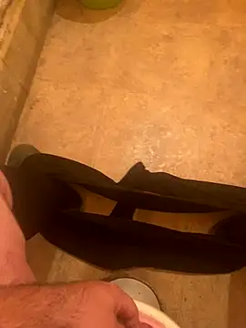 Snapshot of balint35 chatting on October 2025 09:13:01 PM balint35 online show from October 2025 09:13:01 PM