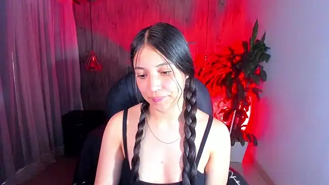 Snapshot of Brittany__18 chatting on January 2025 06:38:01 PM Brittany 18 online show from January 2025 06:38:01 PM