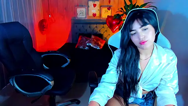 Snapshot of Brittany__18 chatting on February 2025 09:17:01 PM Brittany 18 online show from February 2025 09:17:01 PM