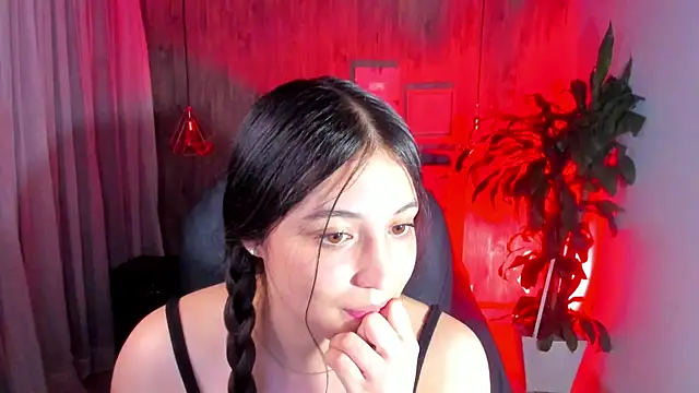 Snapshot of Brittany__18 chatting on January 2025 09:42:01 PM Brittany 18 online show from January 2025 09:42:01 PM