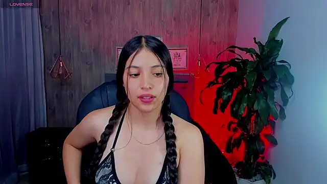Snapshot of Brittany__18 chatting on February 2025 07:51:01 PM Brittany 18 online show from February 2025 07:51:01 PM