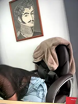 BELLA--26 online show from November 2025 01:34:01 PM