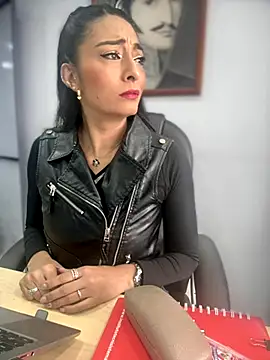 BELLA--26 online show from December 2025 01:21:01 PM