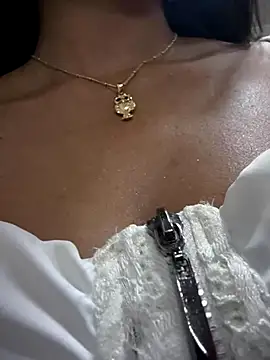 BELLA--26 online show from October 2025 02:07:01 PM