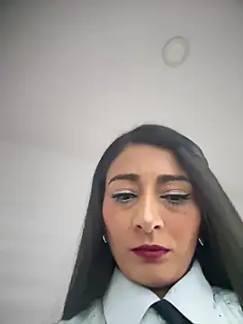 BELLA--26 online show from November 2025 01:37:02 PM