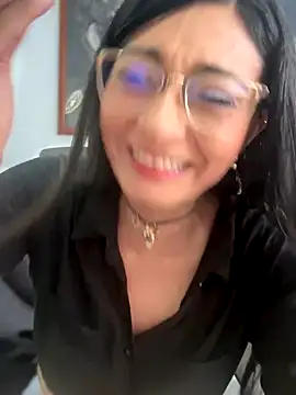 BELLA--26 online show from November 2025 01:47:01 PM