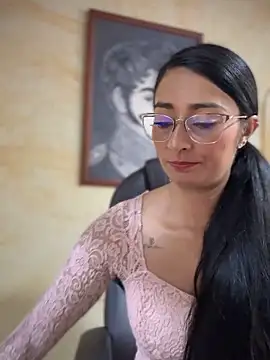 BELLA--26 online show from October 2025 02:40:02 PM