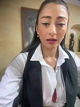 BELLA--26 online show from October 2025 01:54:02 PM