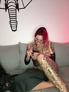 Mia-Fuchs online show from February 2025 11:17:02 PM