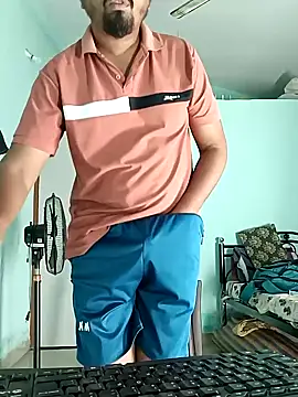 Snapshot of Desi_Heat chatting on January 2025 05:13:01 PM Desi Heat online show from January 2025 05:13:01 PM