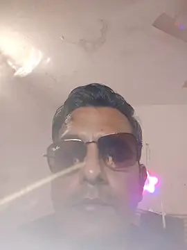MAGNETICDADDY8 online show from October 2025 10:21:01 PM