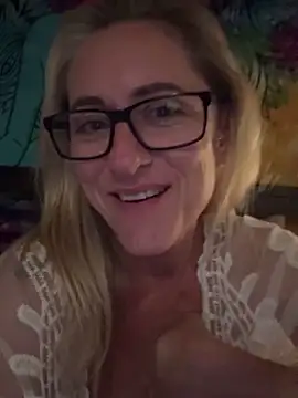 RoxytheBluepill online show from January 2025 07:59:02 PM