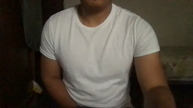 Snapshot of RODRI_POLLADURA chatting on October 2025 01:44:02 PM RODRI POLLADURA online show from October 2025 01:44:02 PM
