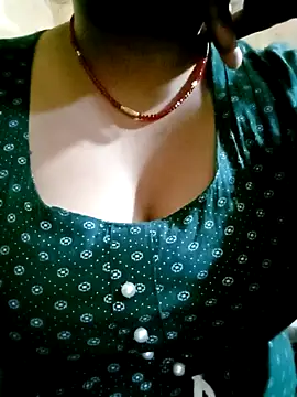 Snapshot of karishma736 chatting on January 2025 09:45:02 AM karishma736 online show from January 2025 09:45:02 AM