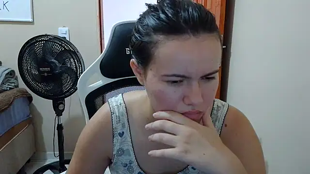 camillebr online show from February 2025 12:27:02 PM