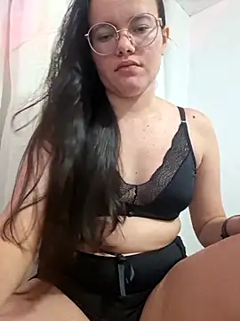 camillebr online show from April 2026 02:13:01 AM