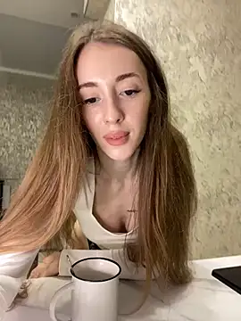 Evelyn Mooree online show from January 2025 03:42:01 PM