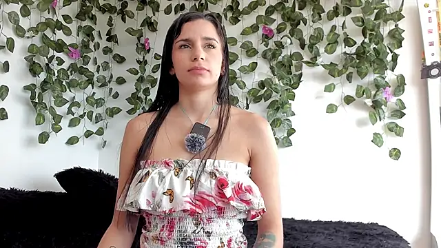 Laurensmith9 online show from March 2026 01:28:01 PM