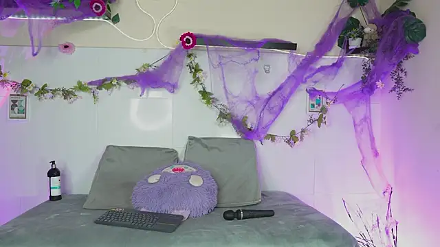 Snapshot of bri_cullen chatting on October 2025 02:43:01 AM bri cullen online show from October 2025 02:43:01 AM