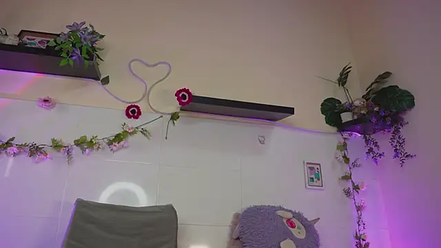 Snapshot of bri_cullen chatting on November 2025 02:54:02 PM bri cullen online show from November 2025 02:54:02 PM