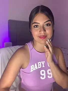 Julii- online show from February 2025 08:44:02 PM