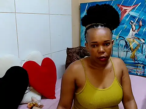 JusyBee online show from November 2025 05:50:01 PM