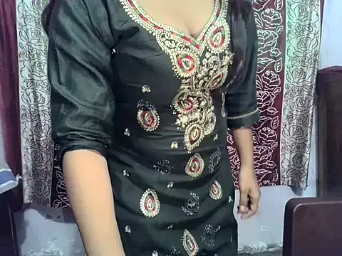Snapshot of SIYA_MAVI chatting on July 2026 02:20:02 AM SIYA MAVI online show from July 2026 02:20:02 AM