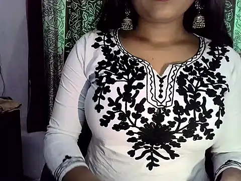 Snapshot of SIYA_MAVI chatting on November 2025 04:05:01 AM SIYA MAVI online show from November 2025 04:05:01 AM