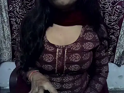 SIYA MAVI online show from October 2025 01:48:02 PM