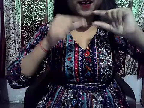 SIYA MAVI online show from September 2025 02:49:02 AM