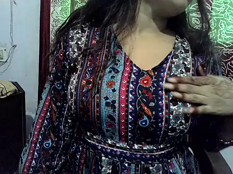 SIYA MAVI online show from October 2025 05:06:02 AM