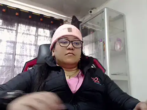 Snapshot of Astrid_Rx chatting on January 2025 01:51:01 PM Astrid Rx online show from January 2025 01:51:01 PM