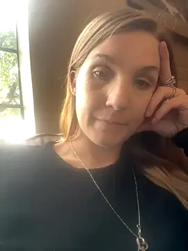 Snapshot of Kitty_DaCocks chatting on November 2025 09:29:01 PM Kitty DaCocks online show from November 2025 09:29:01 PM