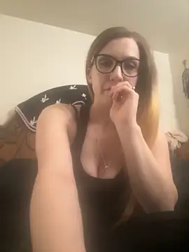 Snapshot of Kitty_DaCocks chatting on November 2025 11:53:02 PM Kitty DaCocks online show from November 2025 11:53:02 PM