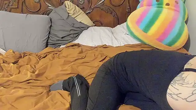 Snapshot of Kitty_DaCocks chatting on October 2025 11:38:02 PM Kitty DaCocks online show from October 2025 11:38:02 PM