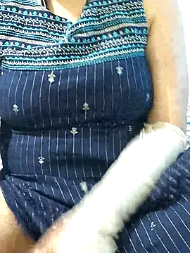 Snapshot of mallupriyapriya chatting on July 2026 08:10:01 AM mallupriyapriya online show from July 2026 08:10:01 AM