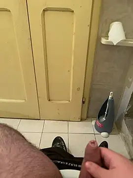 Snapshot of Franco2144 chatting on January 2025 07:51:02 PM Franco2144 online show from January 2025 07:51:02 PM