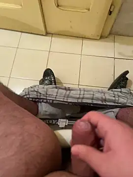 Snapshot of Franco2144 chatting on January 2025 04:24:01 PM Franco2144 online show from January 2025 04:24:01 PM